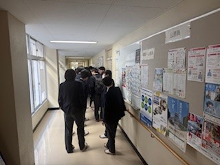 241225進路室前 